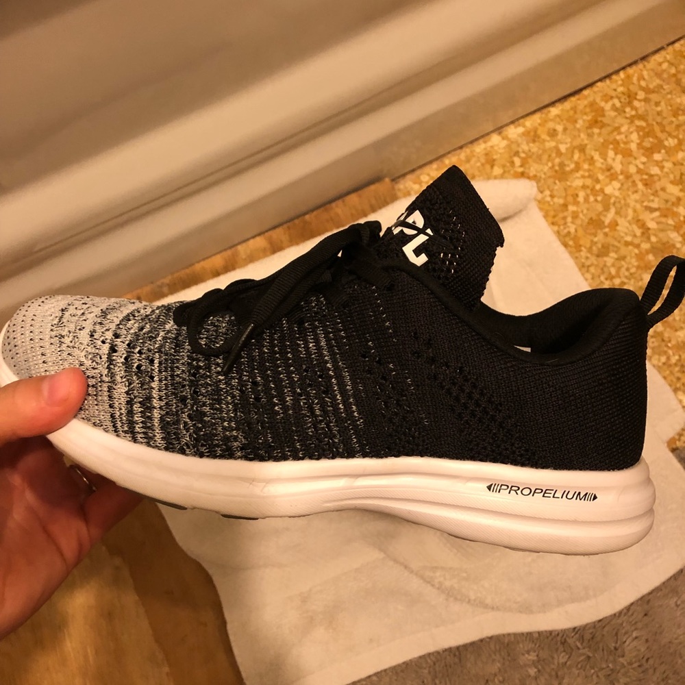 APL shoes